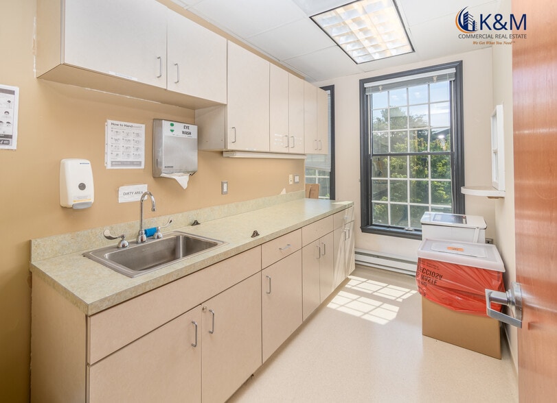 More Photos Of 3460 Old Washington Rd, Waldorf Medical For Lease