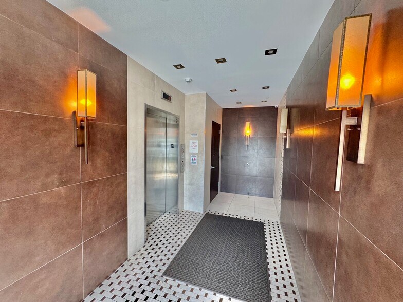 More Photos Of 215-15 Northern Blvd, Bayside Storefront Retail Office For Lease