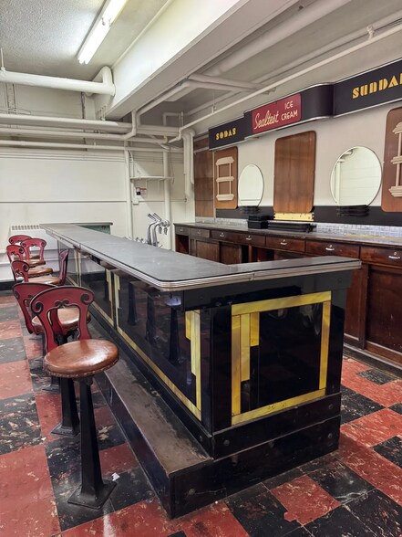 More Photos Of 89 E Genesee St, Auburn Flex For Sale