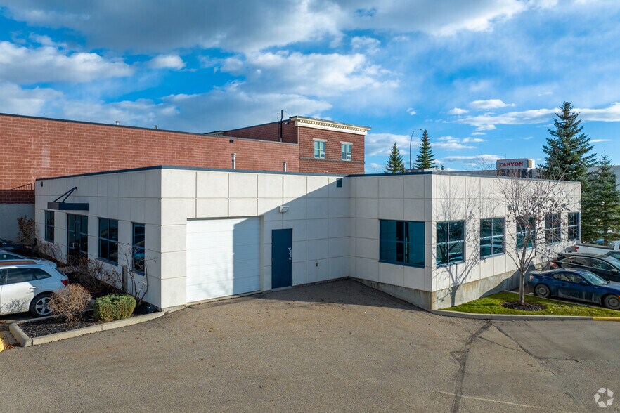 More Photos Of 3150 114th Ave SE, Calgary Office For Lease