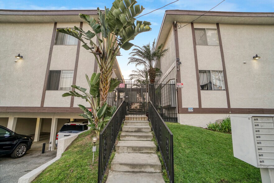 More Photos Of 17226 Grevillea Ave, Lawndale Apartments For Sale