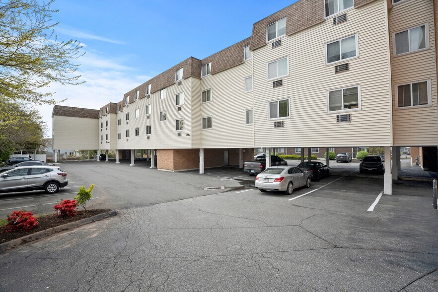 More Photos Of 575 Ellsworth St, Bridgeport Apartments For Sale