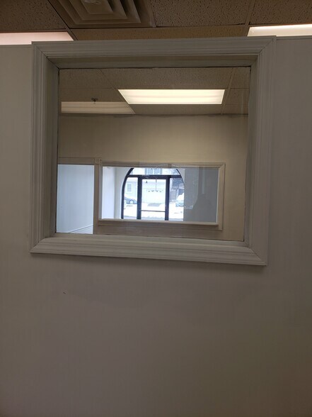More Photos Of 677 Commerce St, Thornwood Office For Lease