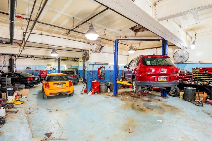 More Photos Of 1400-1414 S Darien St, Philadelphia Auto Repair For Sale