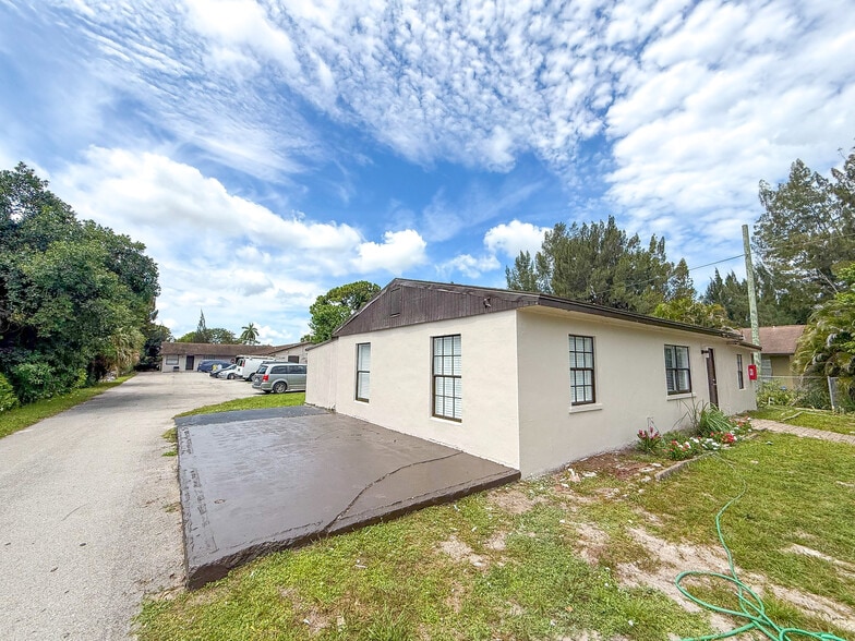 More Photos Of 3874 7th Ave N, Lake Worth Apartments For Sale