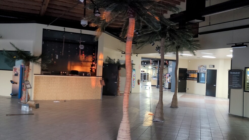 More Photos Of 1517 Pacific Coast Hwy, Harbor City Auto Dealership For Sale