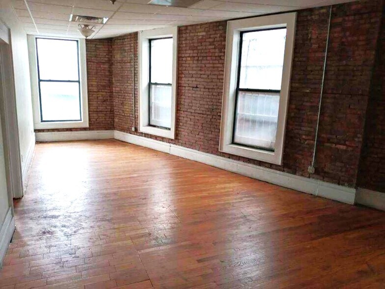 More Photos Of 323-325 James St, Syracuse Loft Creative Space For Lease