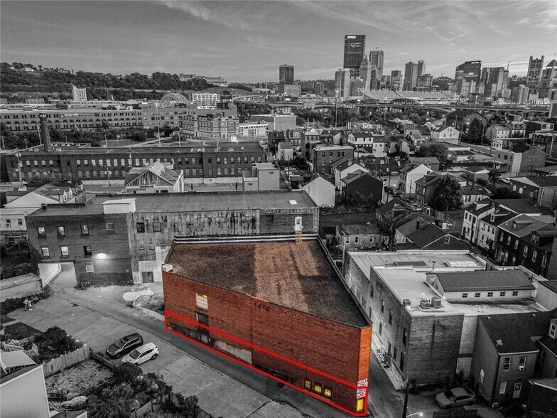 More Photos Of 918 Rickenbach St, Pittsburgh Distribution For Sale