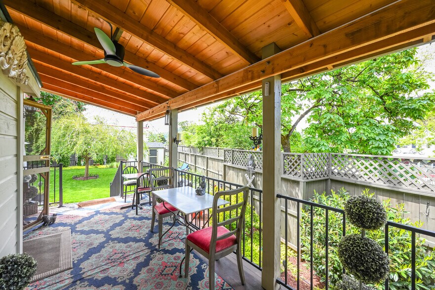 More Photos Of 236 SE Stephens St, Roseburg Hospitality For Sale