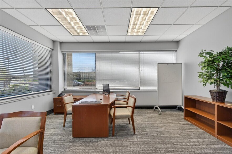 More Photos Of 7060 N Fresno St, Fresno Office For Lease