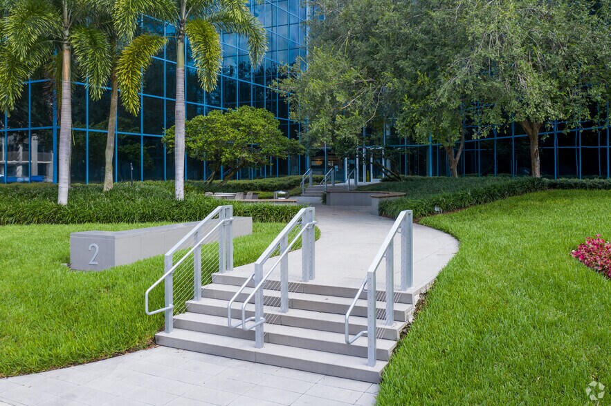 More Photos Of 225 E Robinson St, Orlando Office Residential For Lease