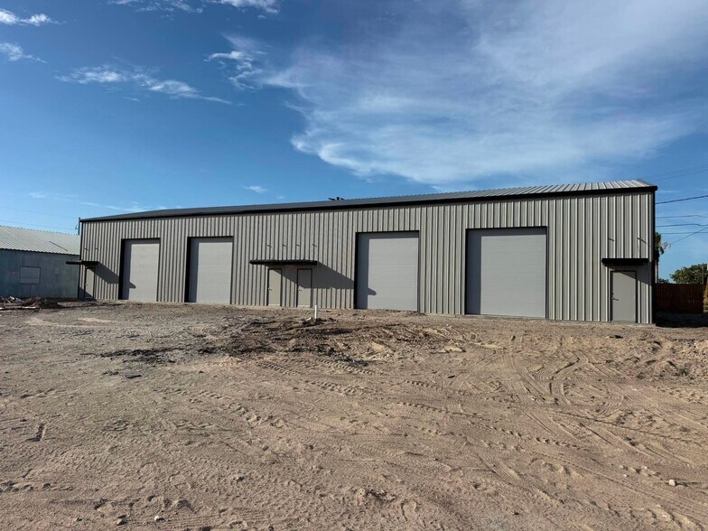 More Photos Of 1032 Talmadge St, Corpus Christi Flex For Lease