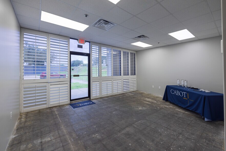 More Photos Of 245 Deen Still Rd, Davenport Warehouse For Lease