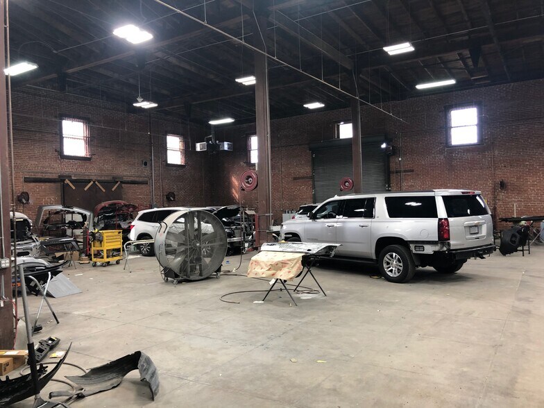 More Photos Of 310 S 9th St, Corsicana Manufacturing For Sale