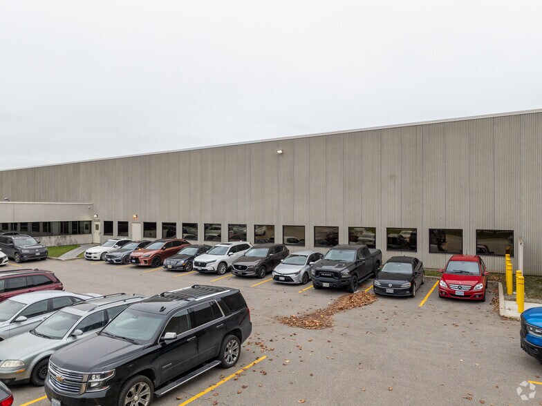 More Photos Of 10 Sun Pac Blvd, Brampton Warehouse For Lease