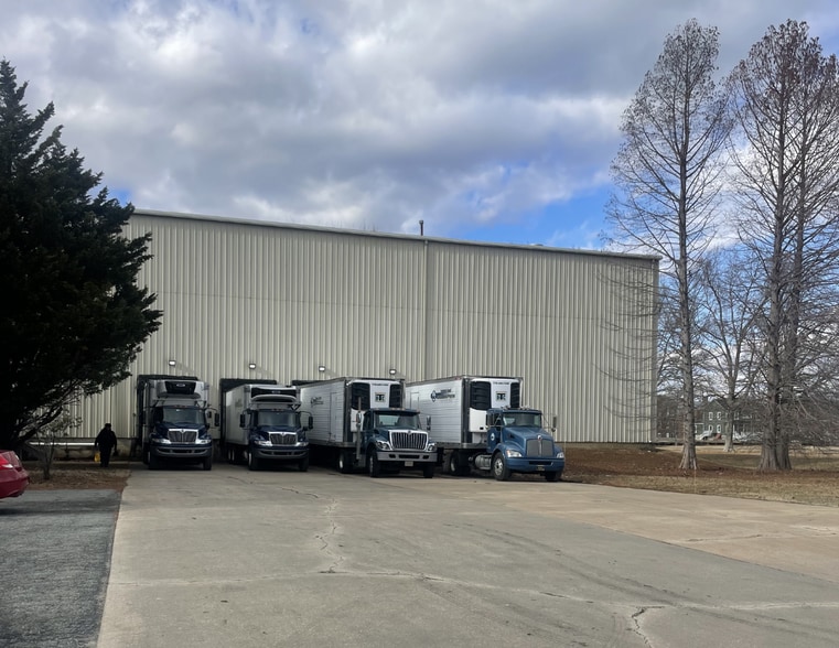More Photos Of 2420 Wilmington Ave, Delaware City Warehouse For Lease