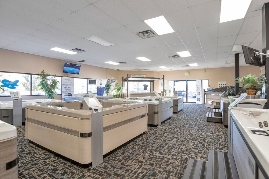 More Photos Of 5435 Boatworks Dr, Littleton Freestanding For Lease