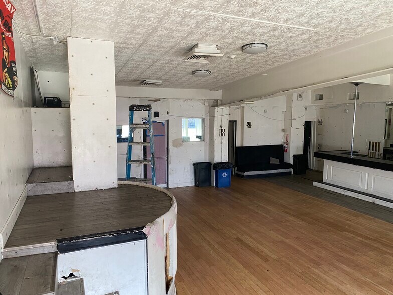 More Photos Of 1210-1212 H St NE, Washington Restaurant For Sale