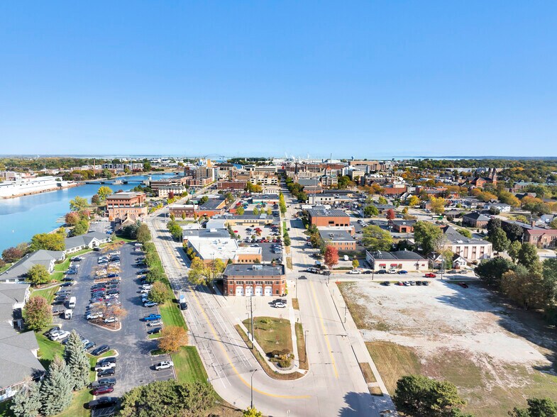 More Photos Of 501 S Washington St, Green Bay Research And Development For Lease