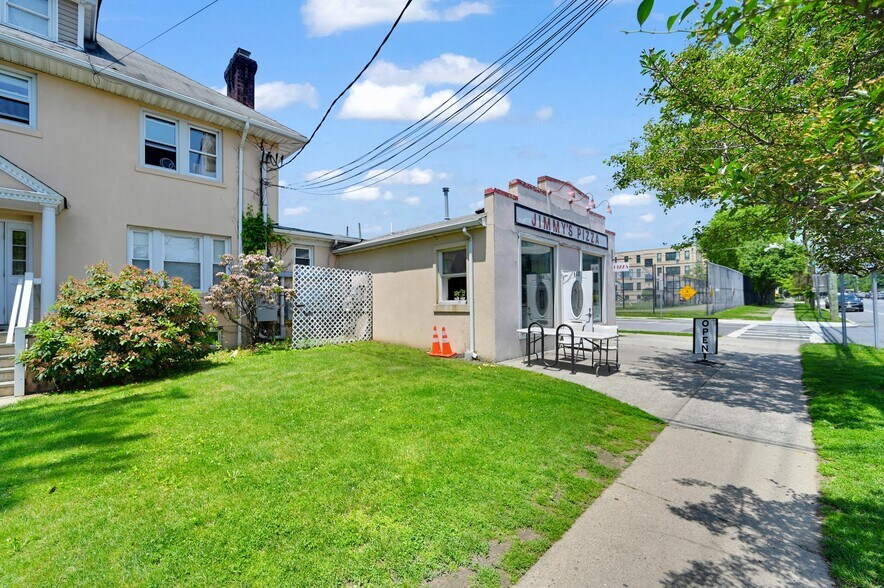 More Photos Of , Mamaroneck Unknown For Sale