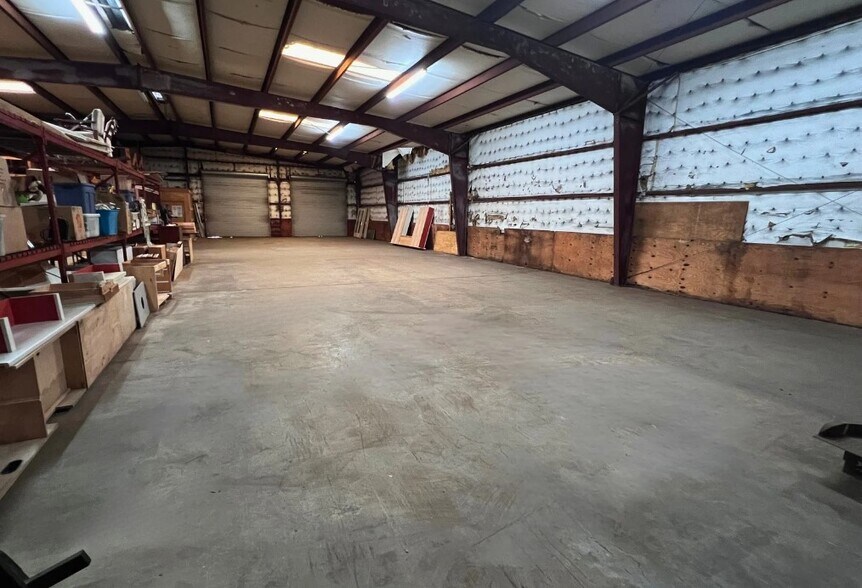 More Photos Of 137 Calvin Dr, Columbia Warehouse For Lease