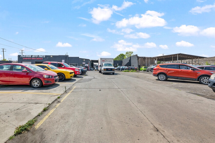 More Photos Of 11435 Schaefer Hwy, Detroit Warehouse For Sale