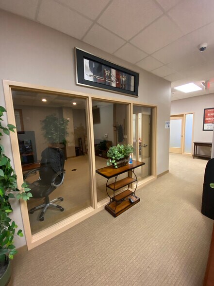 More Photos Of 2315 W Arbors Dr, Charlotte Medical For Lease