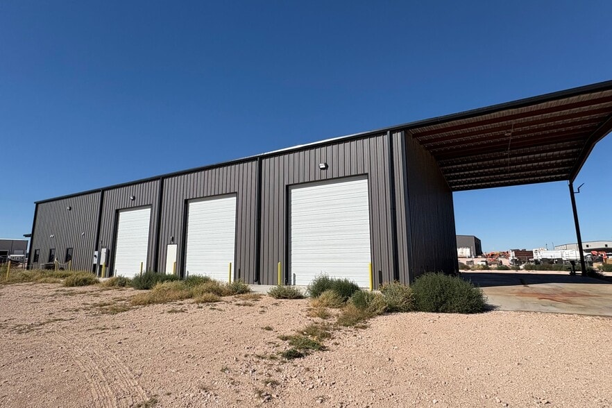 More Photos Of 5305 South County Road 1268, Midland Warehouse For Lease