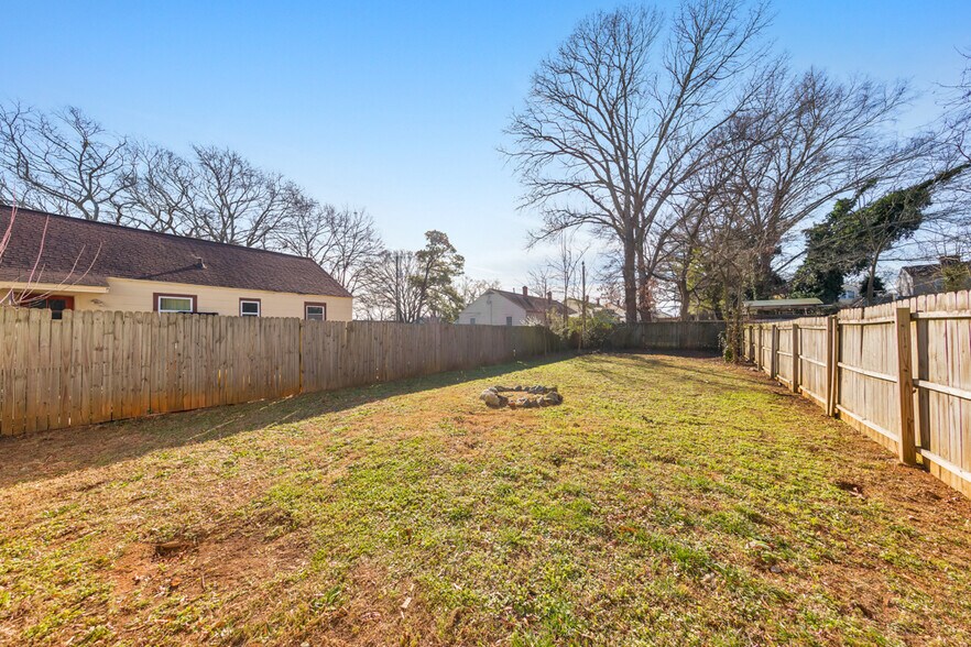 More Photos Of 610 Armstrong St SE, Marietta Multifamily For Sale