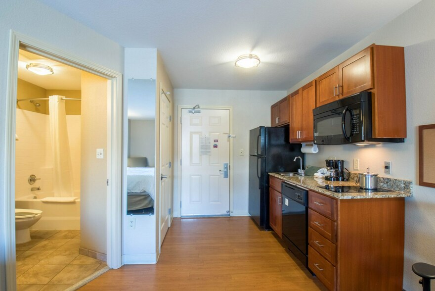 More Photos Of 233 Grand Valley Way, Parachute Hotel For Sale