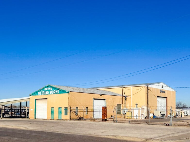 More Photos Of 604 Collins ave, Midland Warehouse For Sale