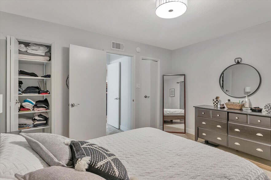 More Photos Of 331 Poe St, Palo Alto Apartments For Sale