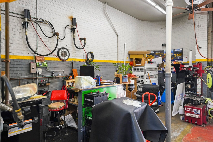 More Photos Of 11410 N Shore Dr, Reston Service Station For Sale