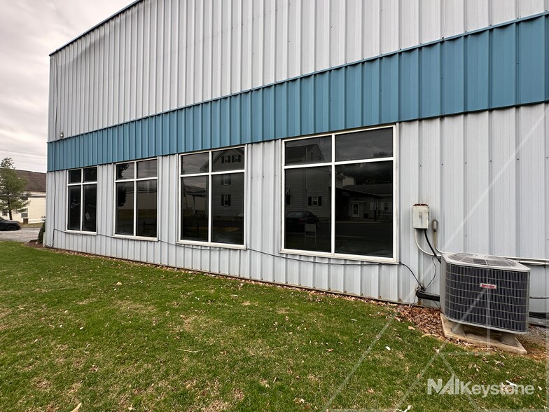 More Photos Of 1114-1124 Commons Blvd, Reading Flex For Sale