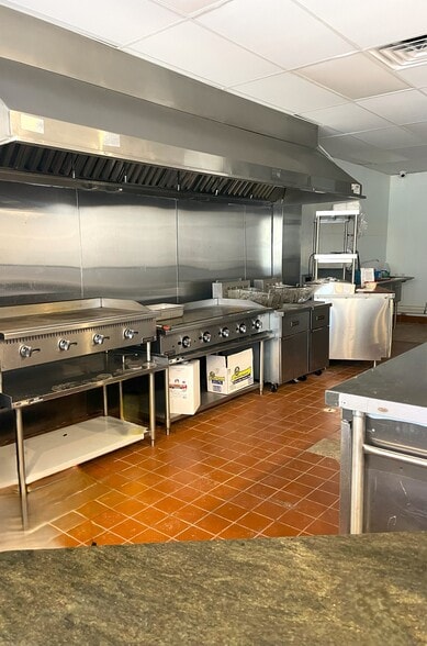 More Photos Of 550 Piedmont Ave, Atlanta Restaurant For Lease