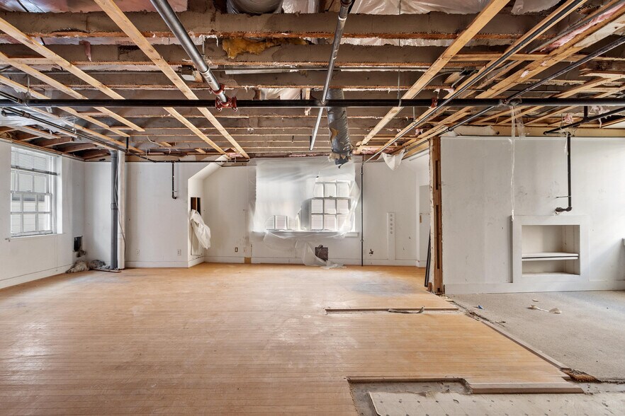 More Photos Of 172 Hanover St, Portsmouth Restaurant For Sale
