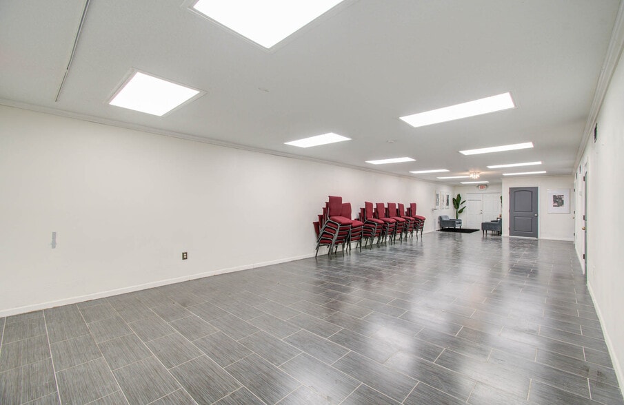 More Photos Of 7430 Rodgers Rd, Manvel Office Residential For Sale