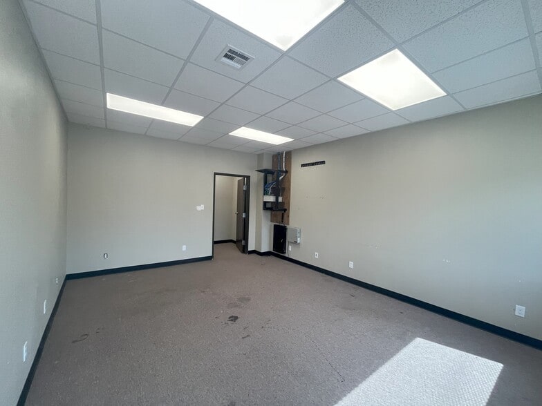 More Photos Of 7926 N May Ave, Oklahoma City Storefront Retail Office For Lease