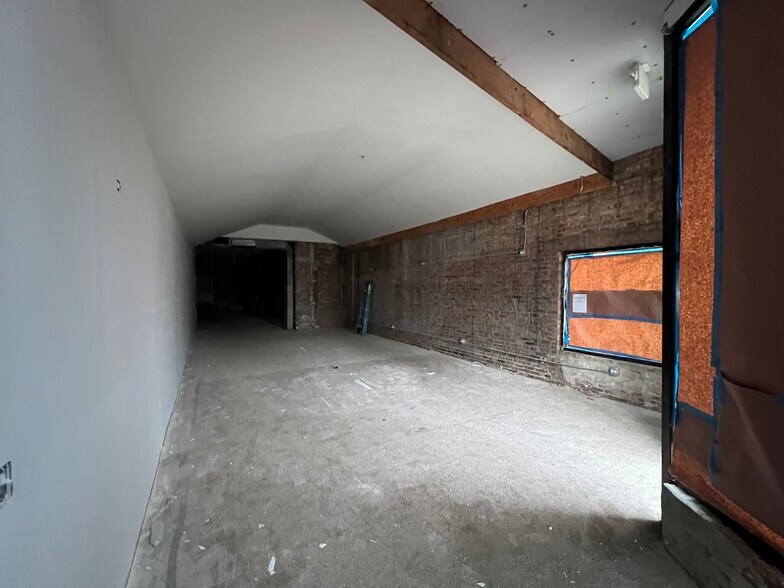 More Photos Of 16-18 E Burlington Ave, La Grange Storefront For Lease