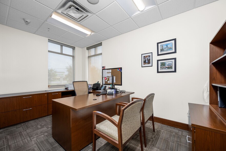 More Photos Of 3020 Orchard Park Rd, Buffalo Office For Sale