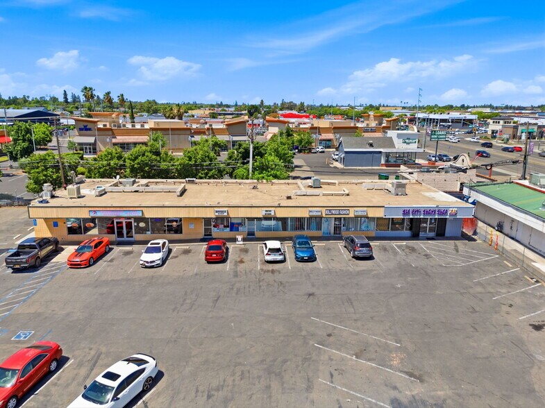 Primary Photo Of 7206-7216 Lindale Dr, Sacramento Storefront For Sale