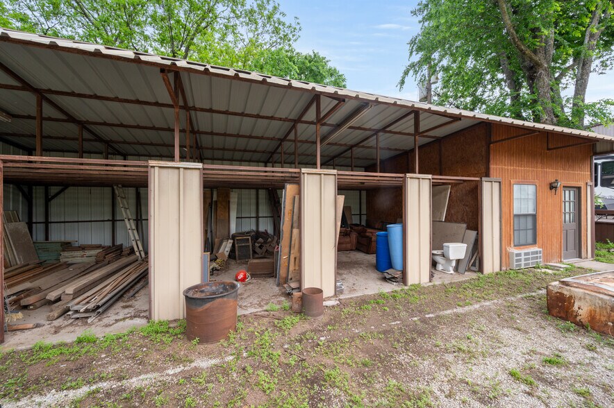 More Photos Of 7 Hills Rd, Newark Warehouse For Sale