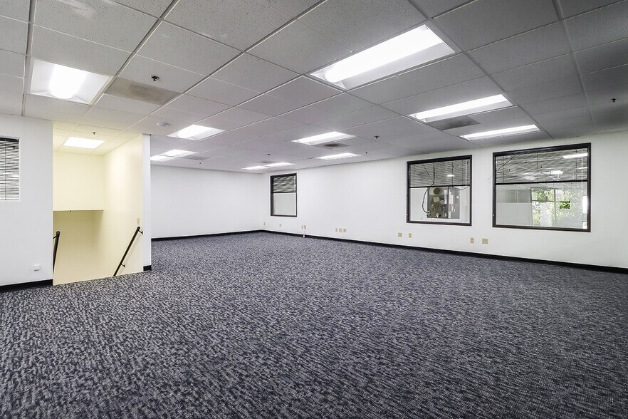 More Photos Of 10951 Pendleton St, Sun Valley Warehouse For Lease