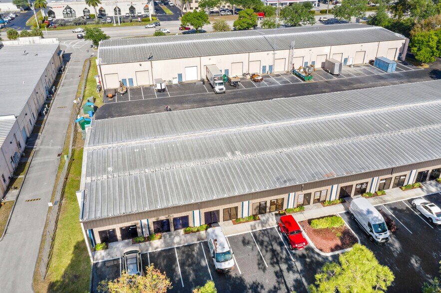 More Photos Of 12165 Metro Pky, Fort Myers Light Manufacturing For Lease