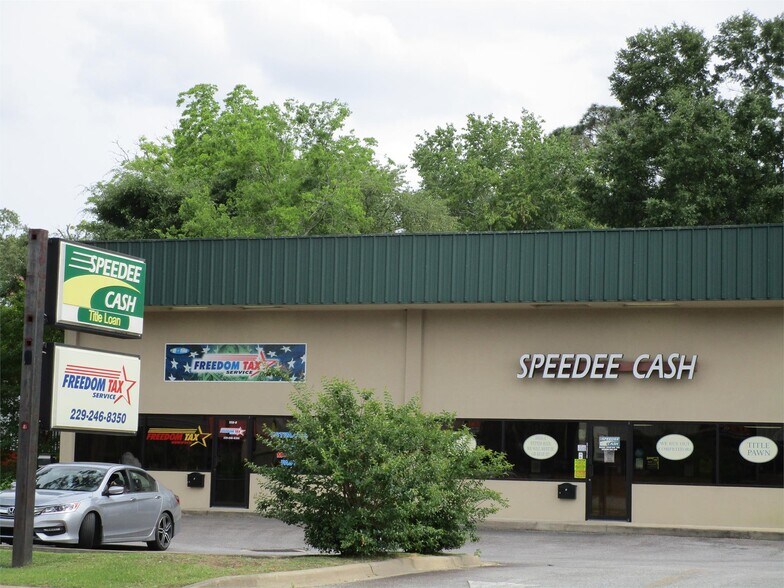 More Photos Of 1118 E Shotwell St, Bainbridge Freestanding For Lease