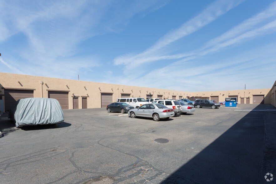 More Photos Of 2450 E Chambers St, Phoenix Warehouse For Lease