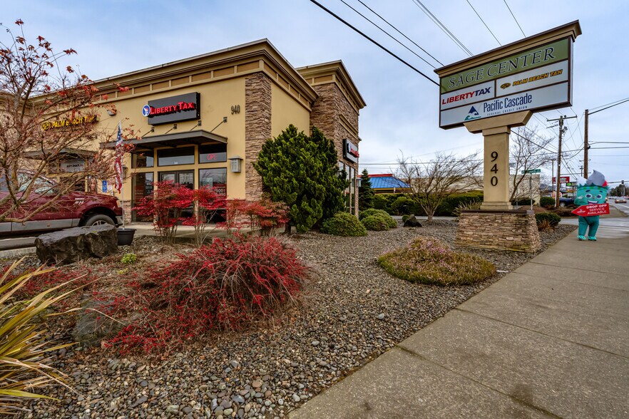 More Photos Of 940 NW Garden Valley Blvd, Roseburg Freestanding For Lease
