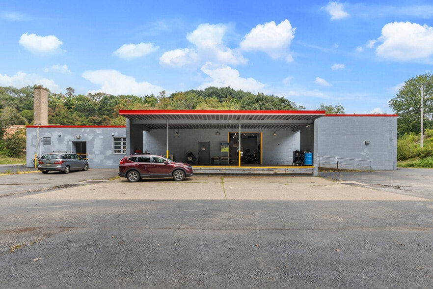 More Photos Of 520 E Bruceton Rd, Pittsburgh Freestanding For Sale