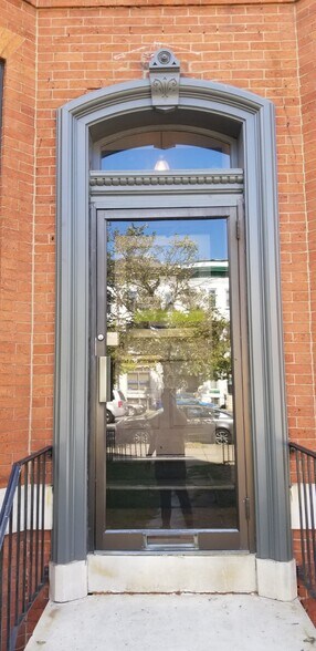 More Photos Of 111 E 25th St, Baltimore Office Residential For Lease