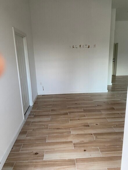 More Photos Of 113-115 S Main St, Beacon Falls Freestanding For Lease